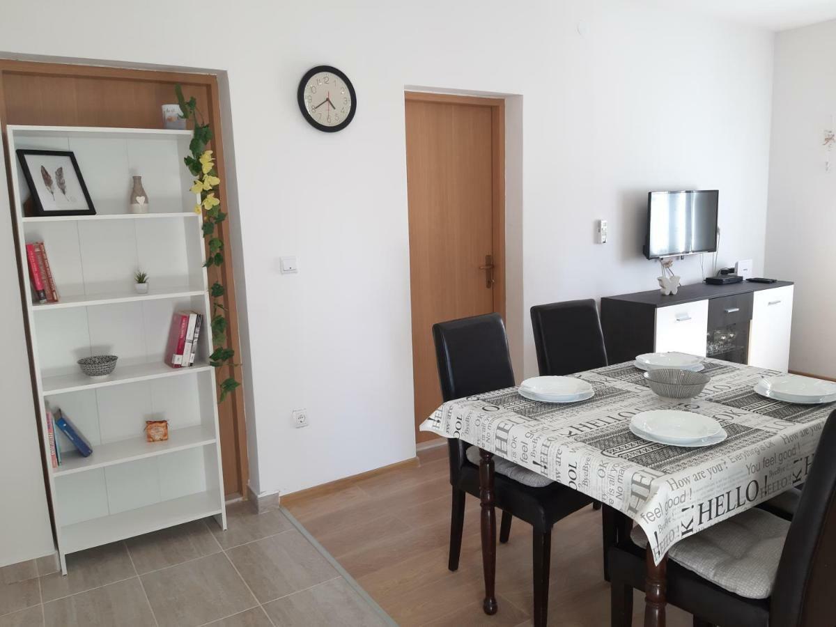 Apartment Butterfly Split - For Rest And Relaxation Екстер'єр фото