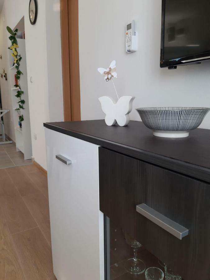 Apartment Butterfly Split - For Rest And Relaxation Екстер'єр фото