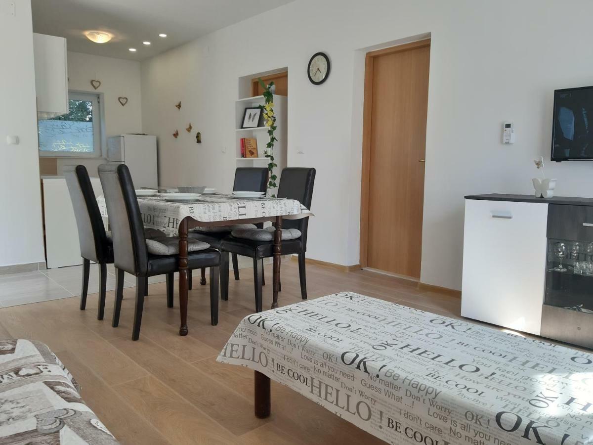 Apartment Butterfly Split - For Rest And Relaxation Екстер'єр фото