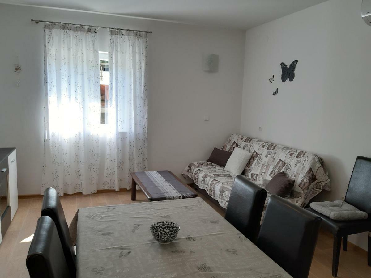 Apartment Butterfly Split - For Rest And Relaxation Екстер'єр фото