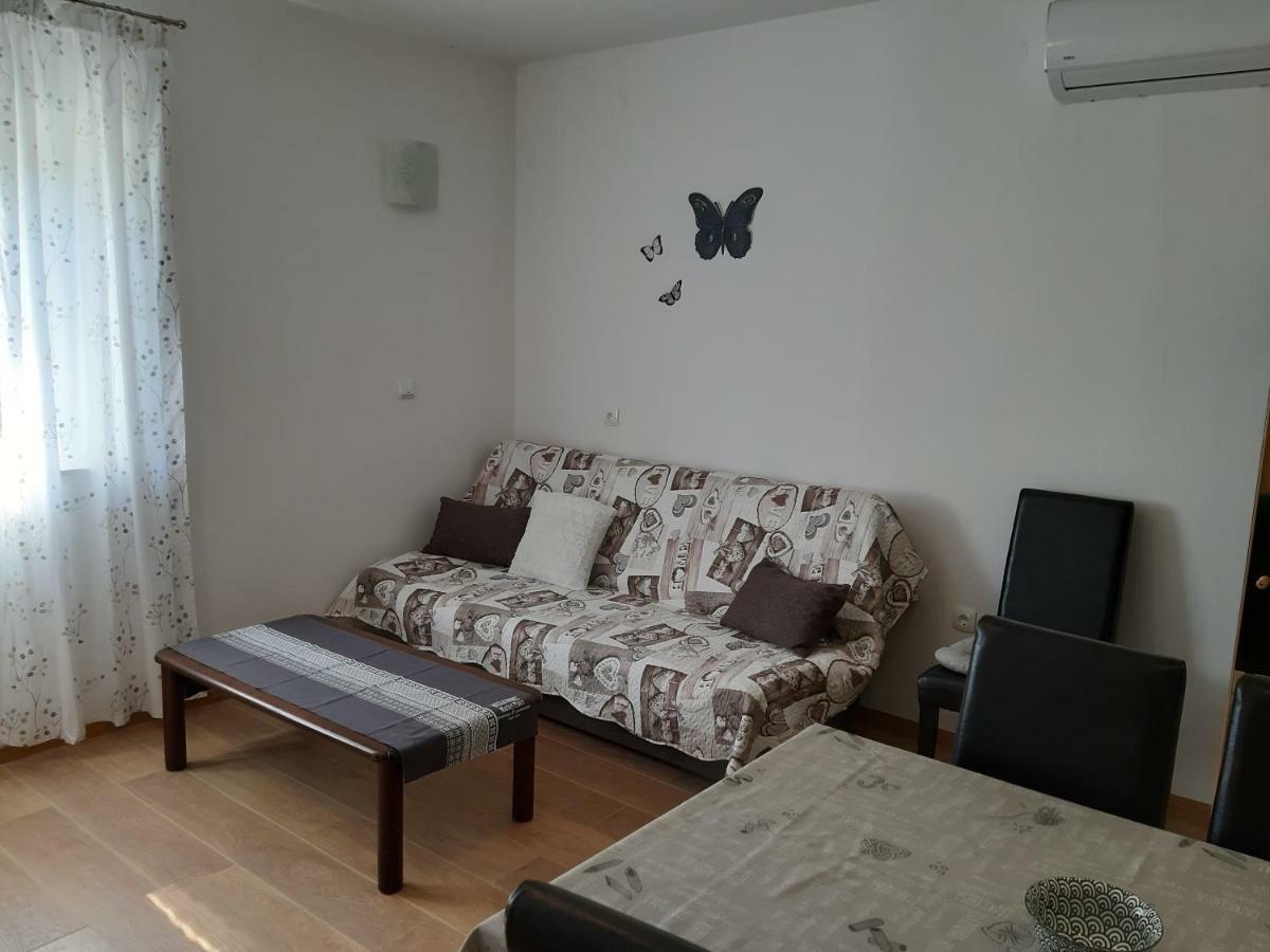 Apartment Butterfly Split - For Rest And Relaxation Екстер'єр фото