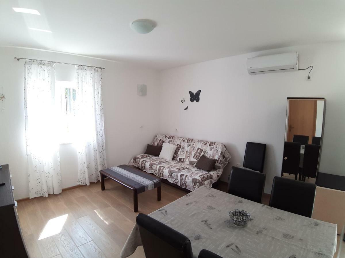 Apartment Butterfly Split - For Rest And Relaxation Екстер'єр фото